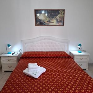 Camera con letto king size